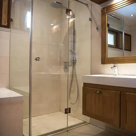 Луксозна вила Nataly At Golf *